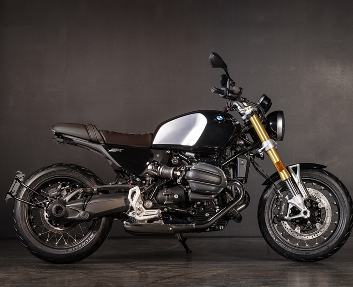 Portamatrículas bajo BMW R12 NineT